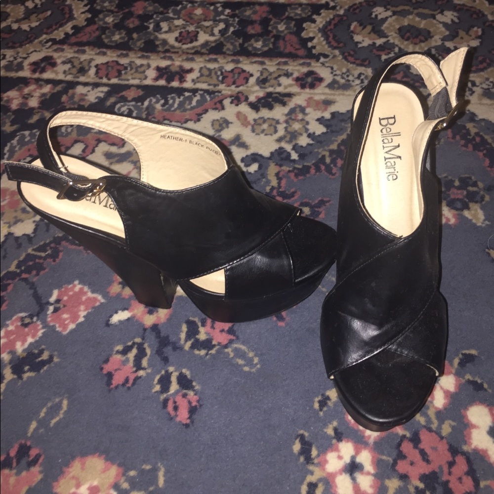 Bella Marie Classic black leather wedge shoes sz 6